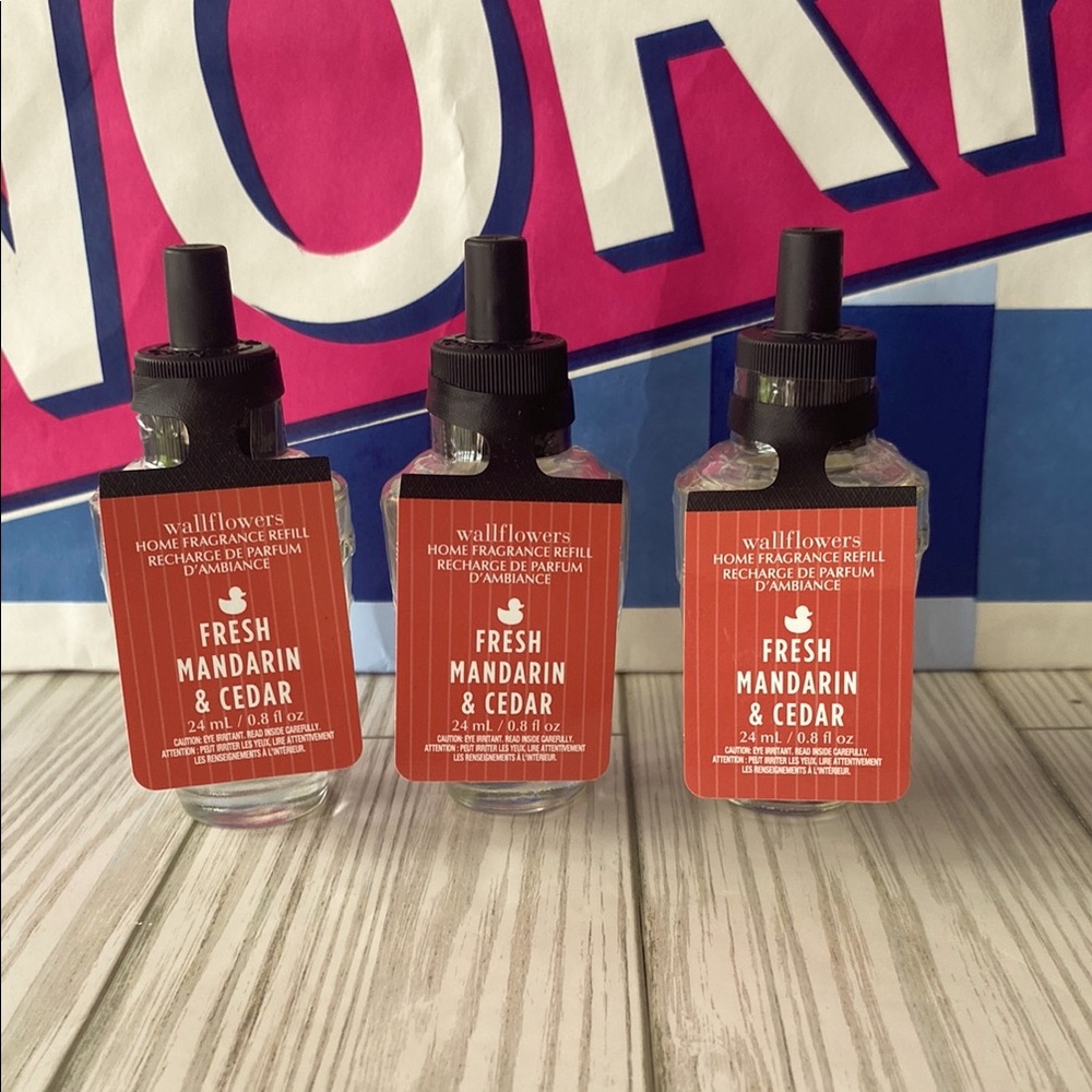 Bath & Body Works Wallflower x3 *FRESH MANDARIN & CEDAR*